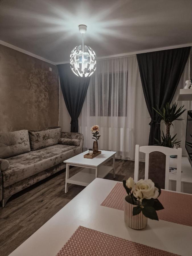 Immocity Oradea Εξωτερικό φωτογραφία