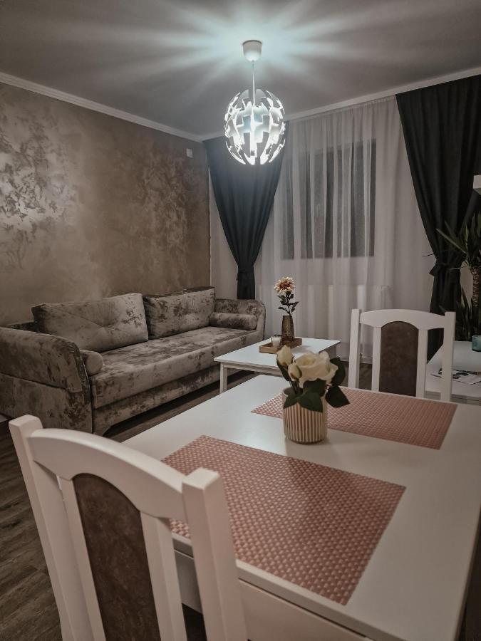Immocity Oradea Εξωτερικό φωτογραφία